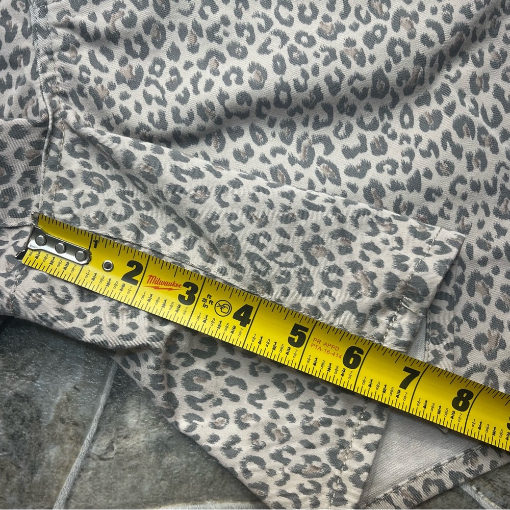 Democracy “Ab” Solution Animal Print Shorts - Picture 8 of 9